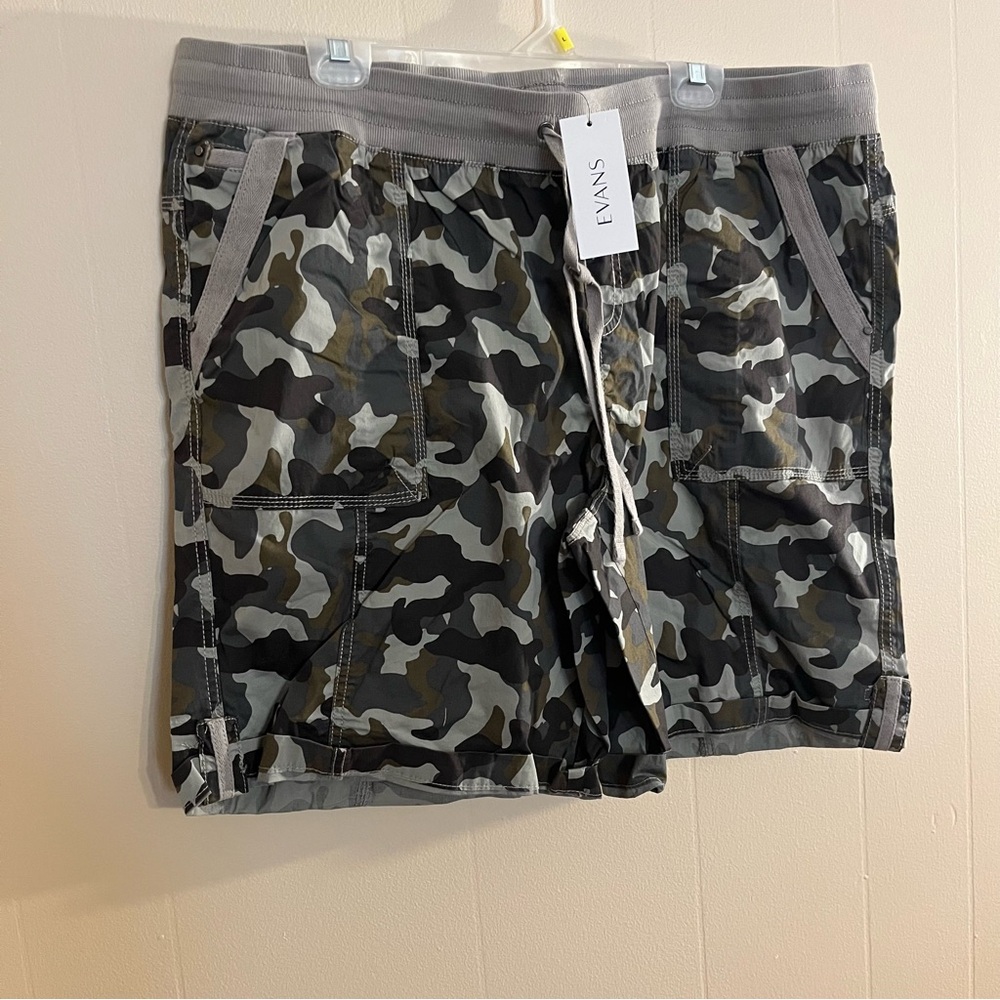 Evans Size 18 Camo Drawstring Bermuda Shorts - Picture 1 of 10